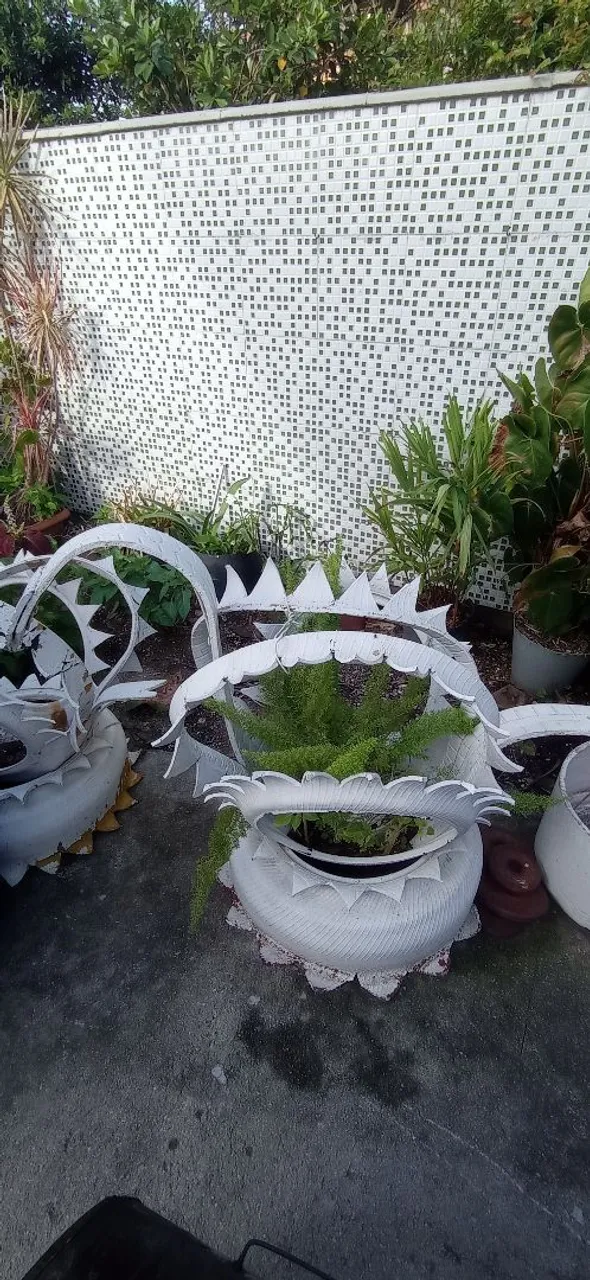 Luminárias e vasos de pneu