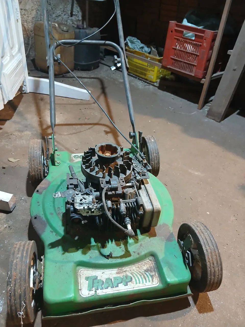 Cortador de grama trapp mc-600G para retirada de peças. Maquina não funciona 