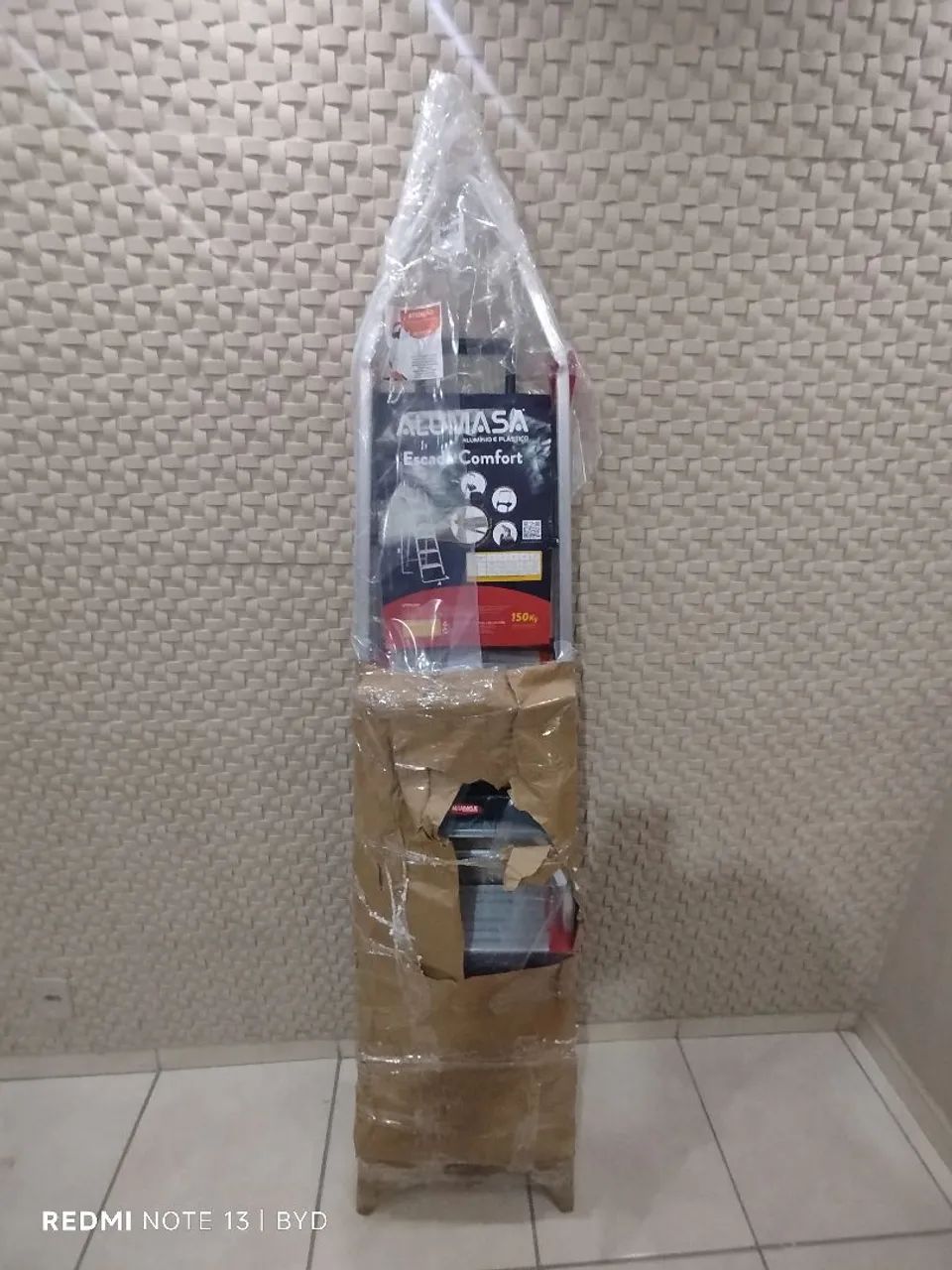 Escada Alumínio e Plástico Alomasa Comfort 150kg