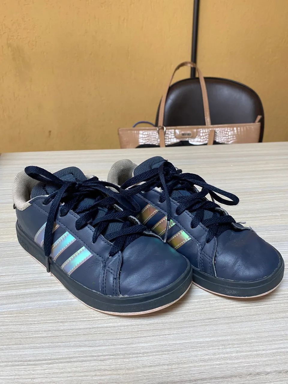 Tênis original Adiddas - tamanho 31
