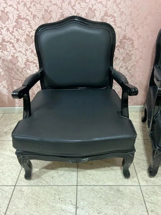 Poltronas Luxo em Couro ecológico Preto valor do PAr - Foto 5