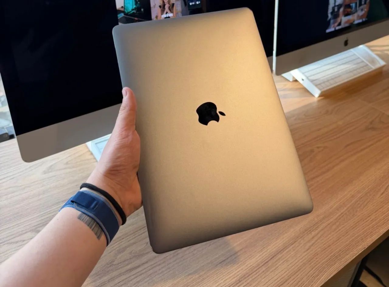 MacBook本体 MacBook Pro 2019 128GB/8GB/Corei5 Apple MacBook Pro 2019 Intel Core i5 1.4GHz, 8GB, SSD 128GB, Touch