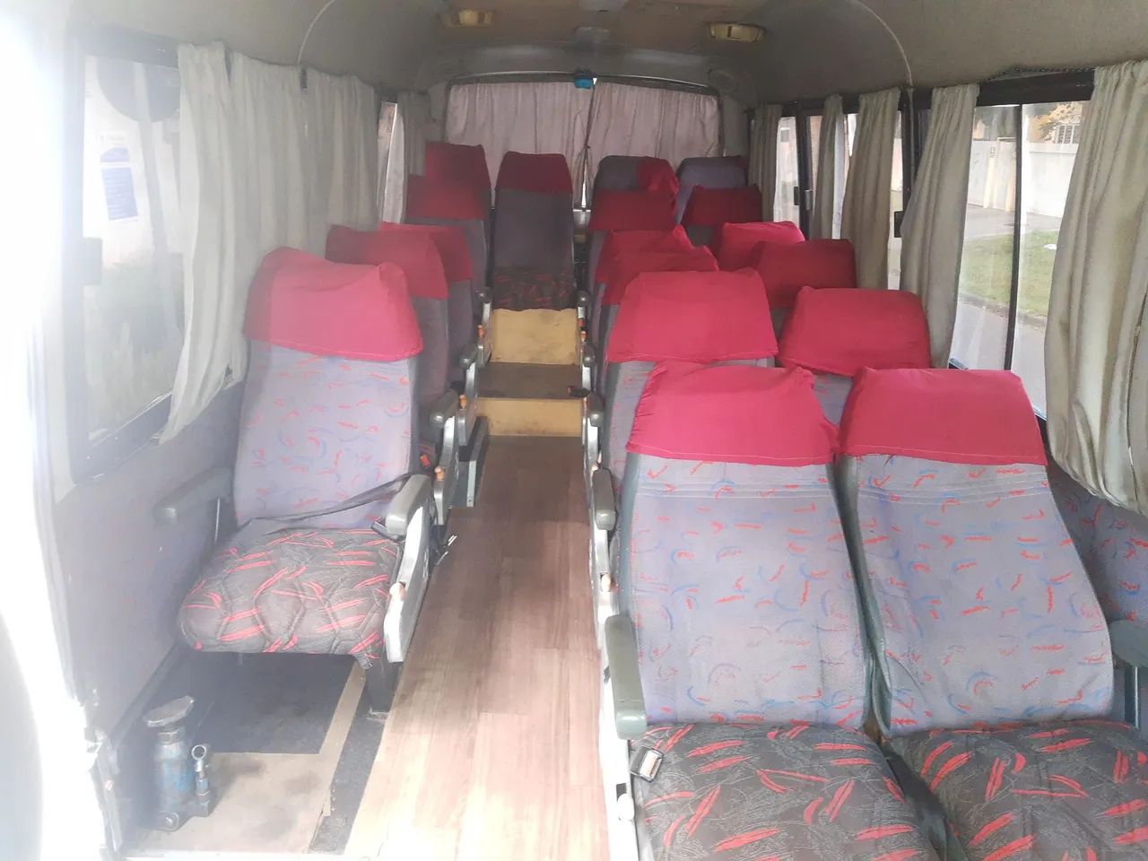 Vende-se ou troca por veículo 7 ou 10 lugares  - Foto 2