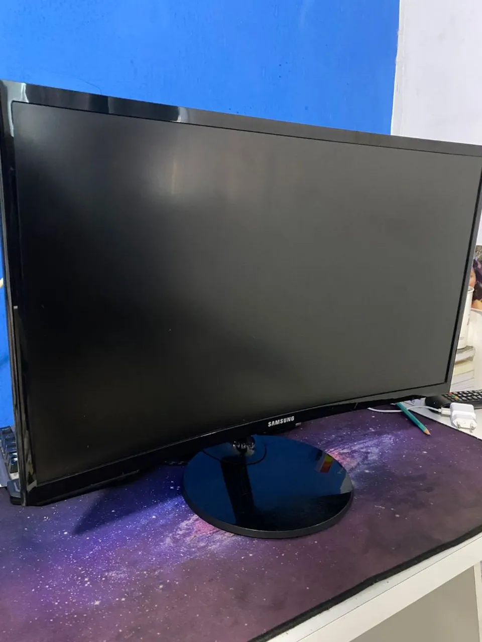 Monitor Samsung 24" curvo