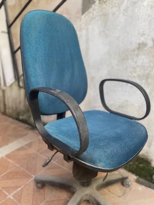 Cadeira de Escritório Giratória com Rodinhas - Foto 3