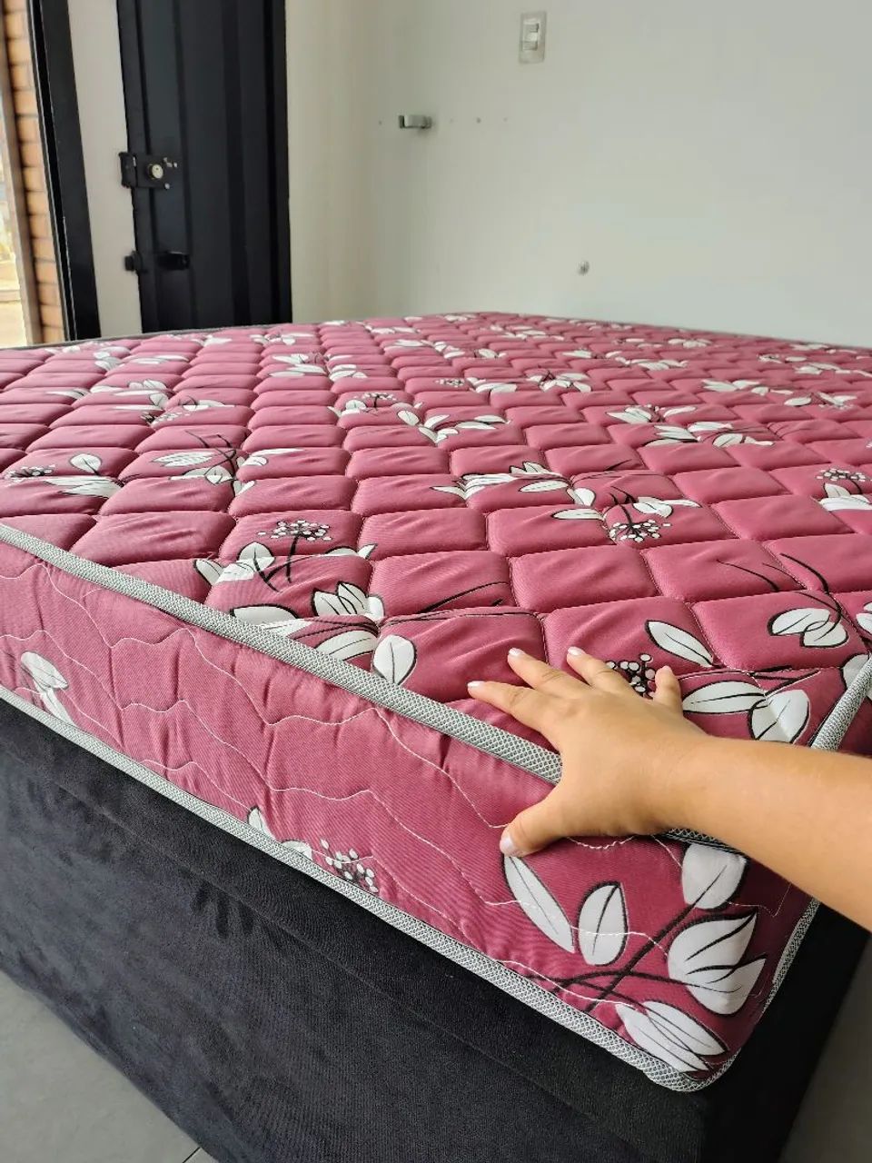 COLCHÃO CASAL DE ESPUMA D28 COM ENTREGA GRÁTIS  - Foto 3