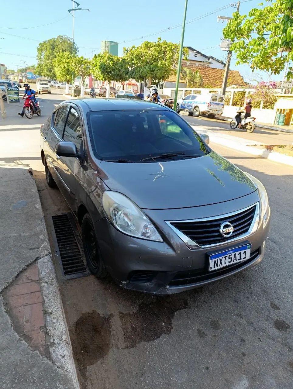Vende-se Nissan Versa 