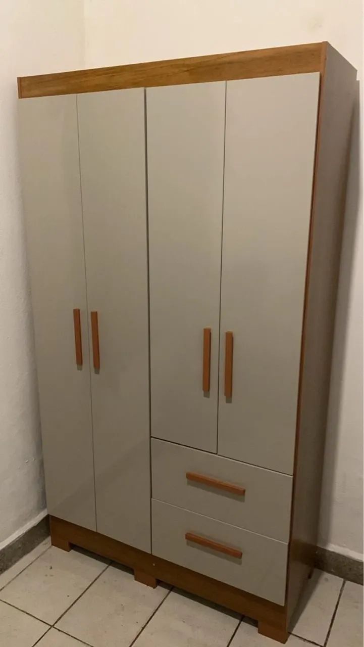 Guarda roupa 4 portas 