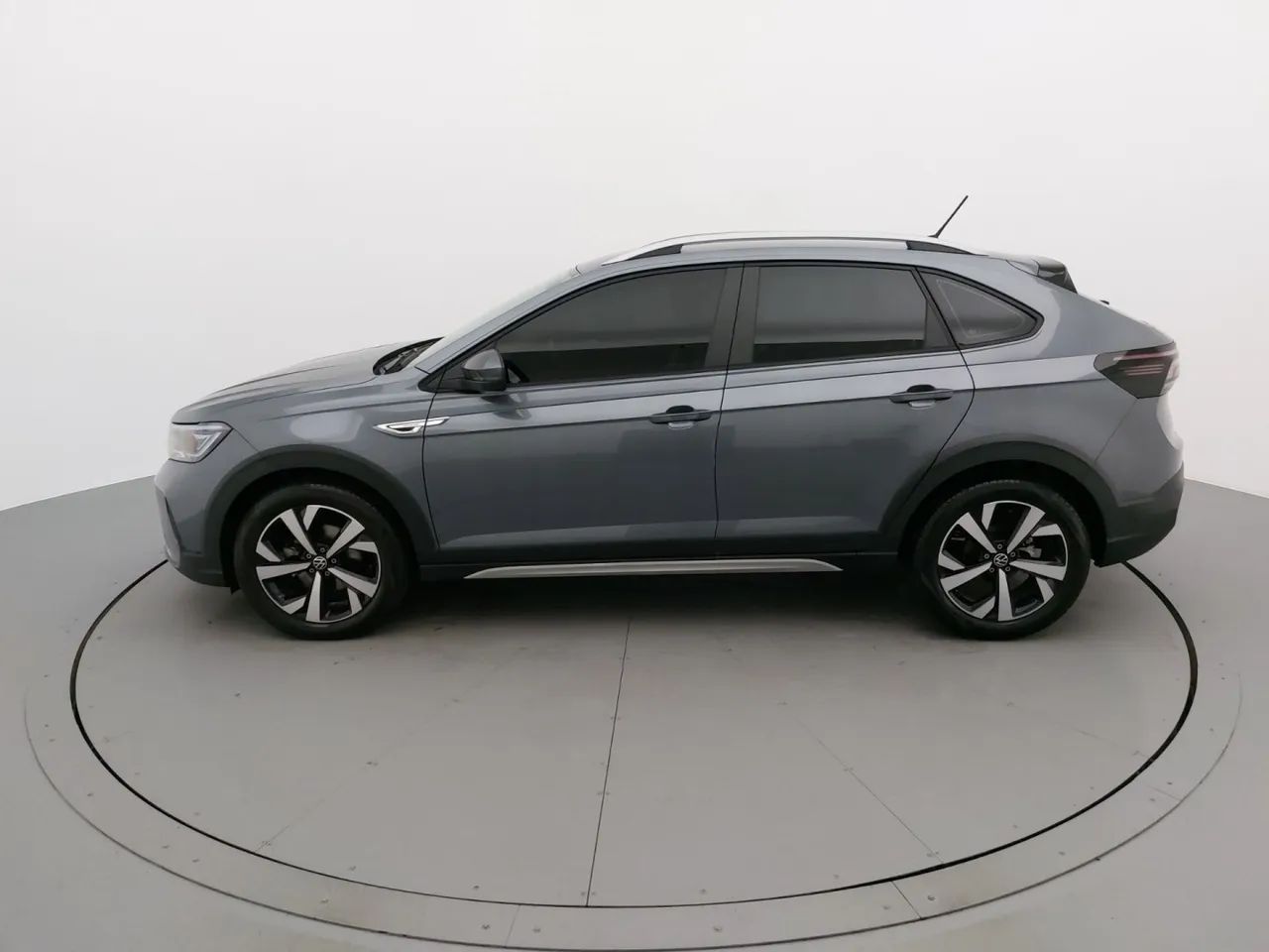 Volkswagen Nivus Highline 1.0 200 TSI Flex Aut., foto 2 de 18