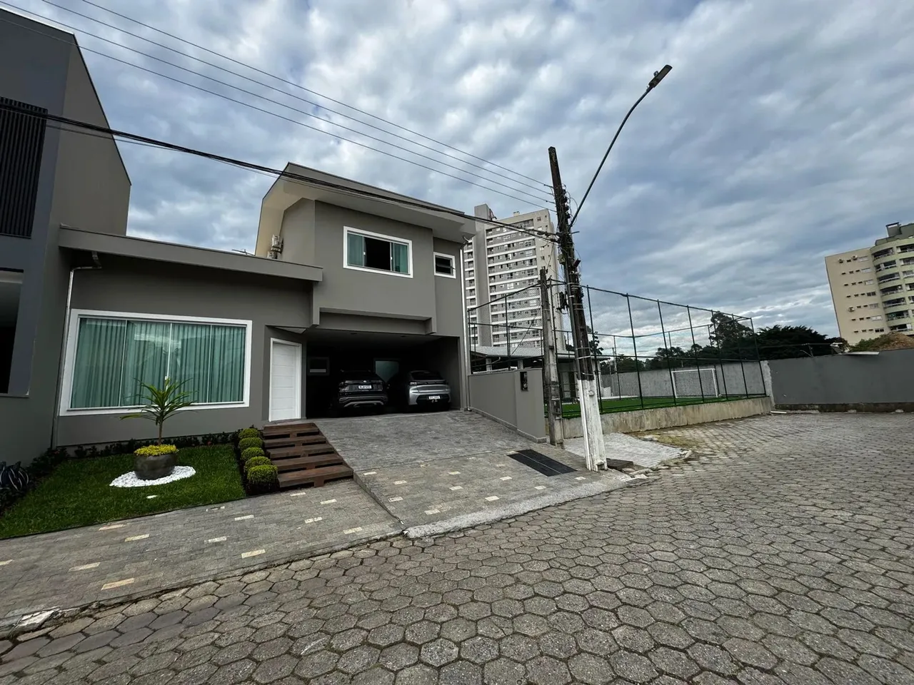 Casa em Condomínio com 3 suítes no Bairro Dom Bosco