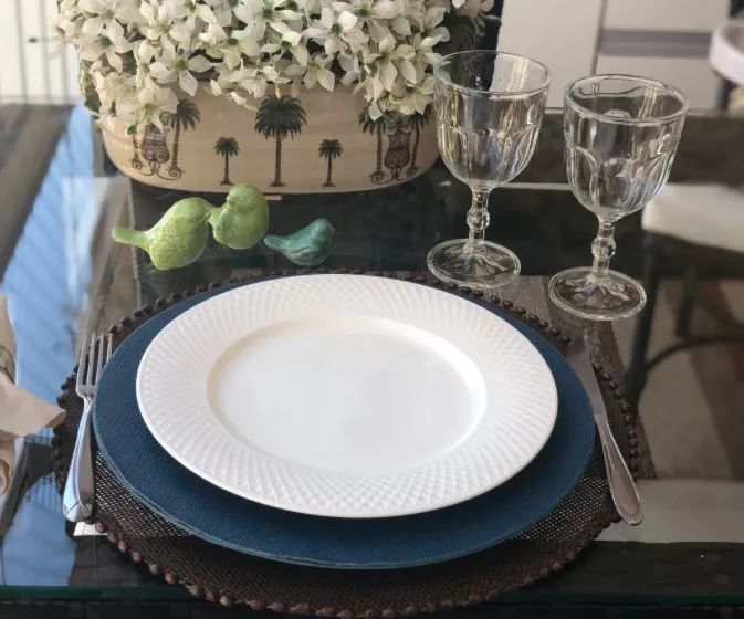 Sousplat Placas de Madeira Redonda - 33cm - Artesanato e decoração  - Foto 2