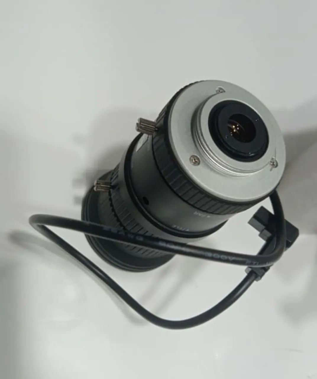 Lente CCTV Novas. Varifocal 6 MP 1/2,7" F1.4 5,0-50 mm. DC Íris Automática - Foto 4