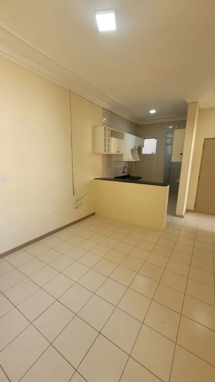 Alugo apt no 3? andar Via Roma na Mário Covas 