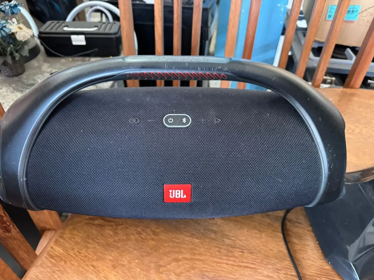 JBL Boombox - Som potente e portátil