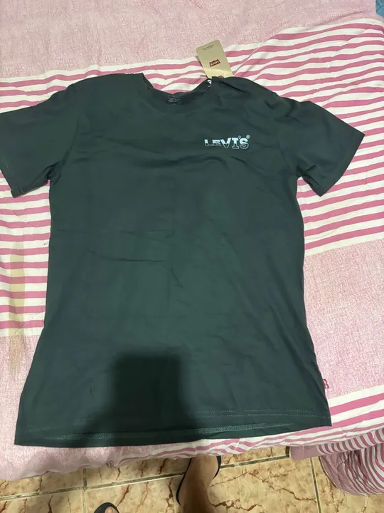 camisa levis nova na etiqueta retirada na praça dos trabalhadores