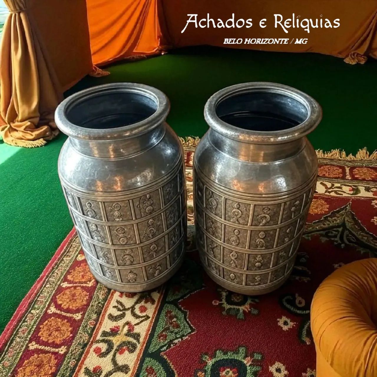 Jarros Decorativos Indianos em Metal Cinzelado - Arte Ancestral em Cada Detalhe GRANDE - Foto 4