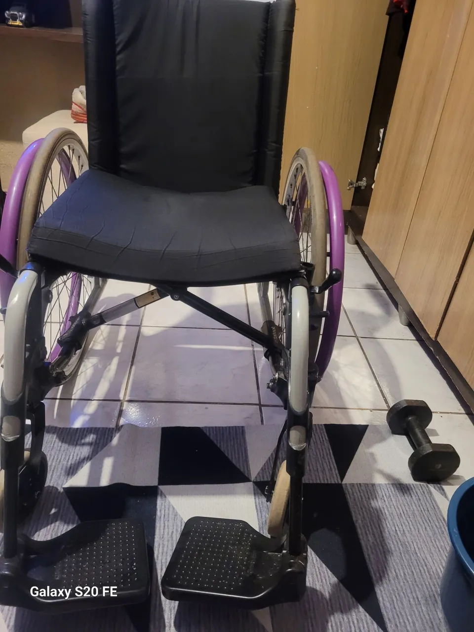 Cadeira de Rodas Confortável e Funcional