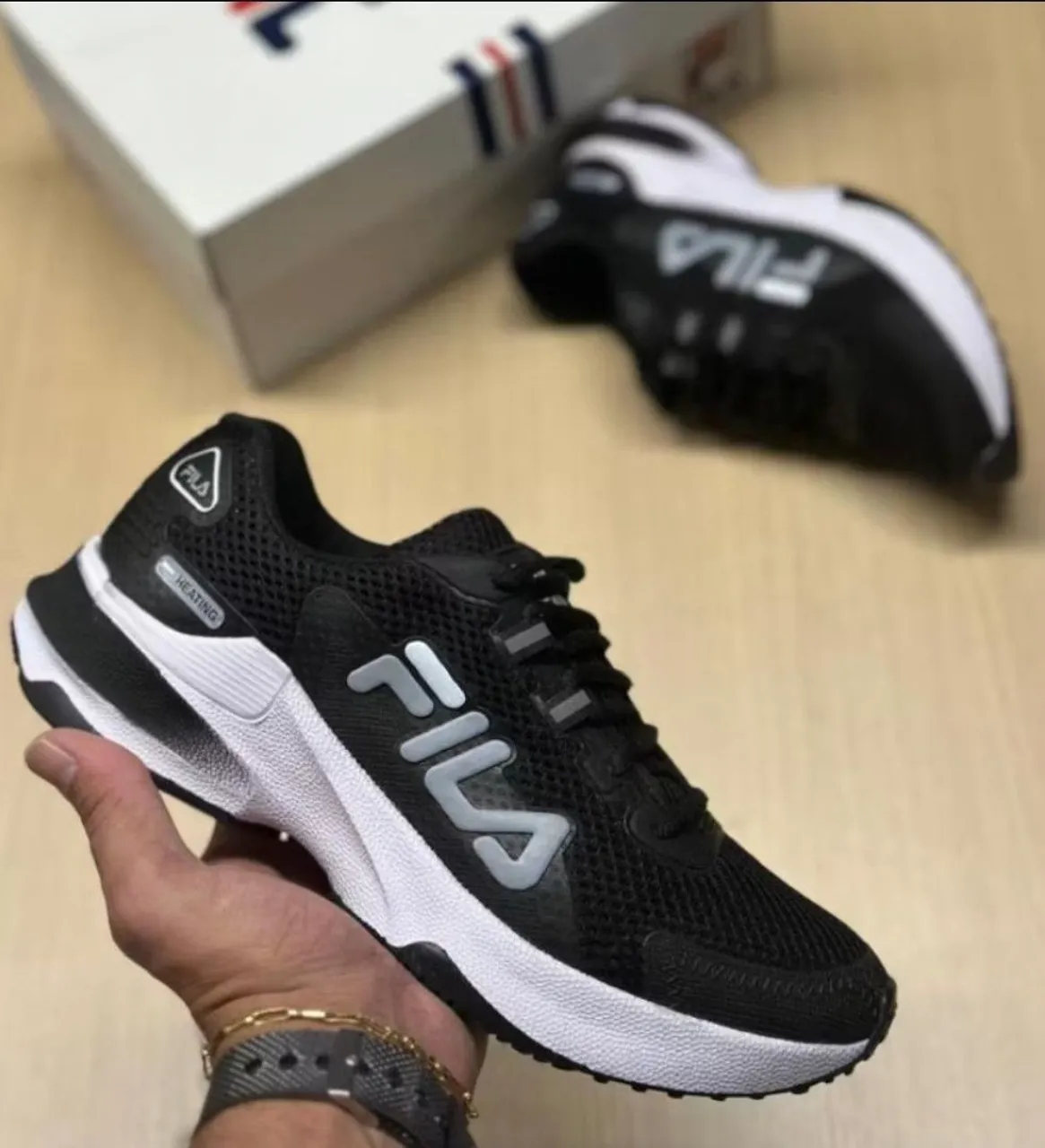 Tênis Fila Masculino Preto e Branco