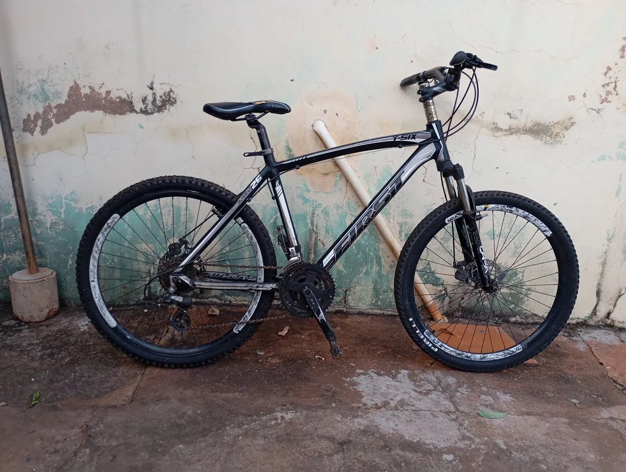 Bicicleta Mountain Bike First F-Six Aro 26