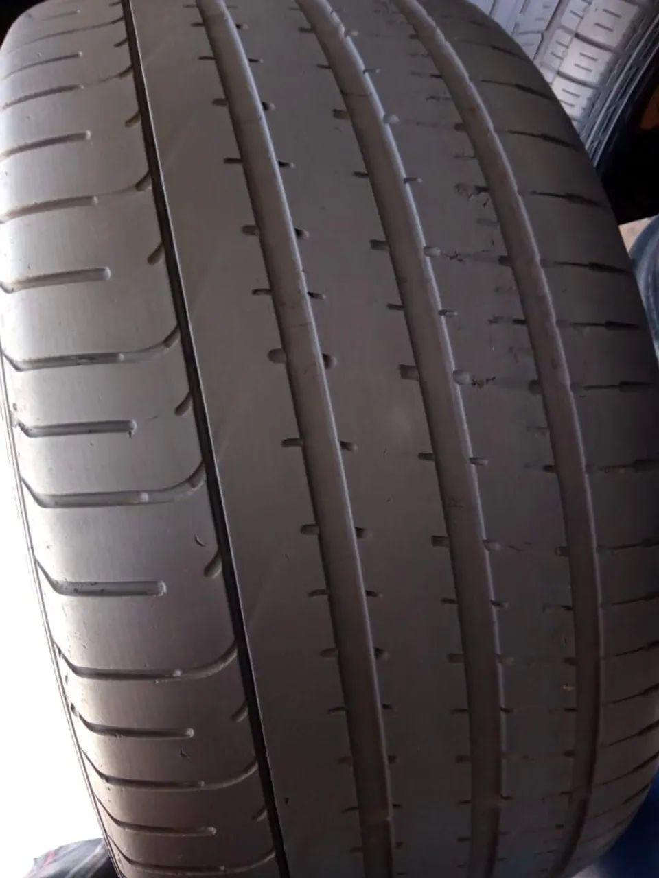 Pneu 275 35 R 20 pirelli 