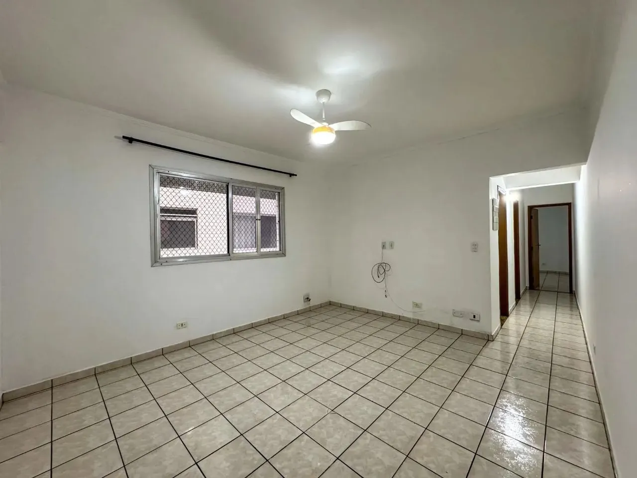 Apartamento para venda e locação na Guilhermina em Praia Grande - SP