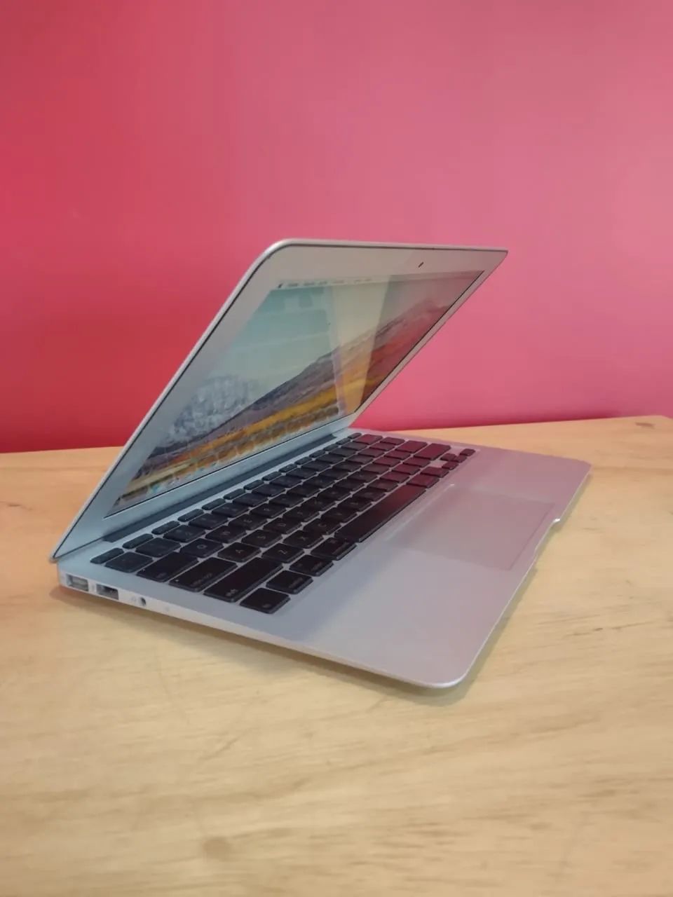 MacBook Air 2010  A1370- Intel Core 2 Duo - RAM 2GB / SSD 128GB
