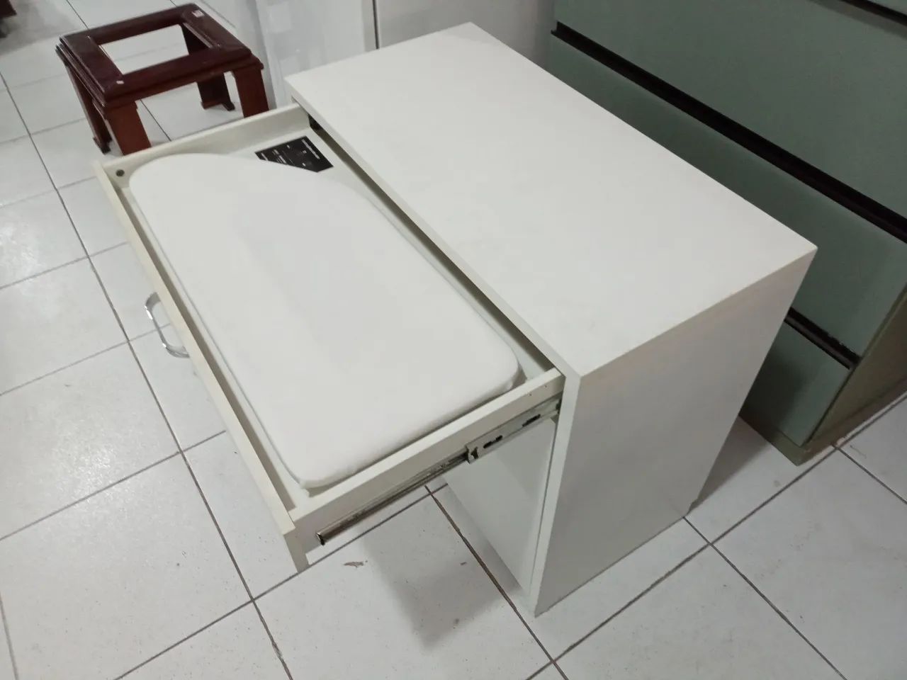 Armário com Tábua de Passar Embutida  - Foto 2