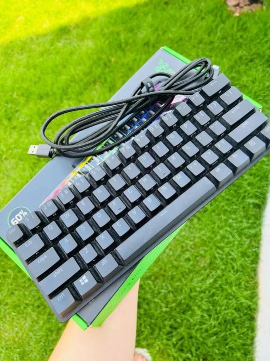 Teclado Mecânico Mini 60% Gamer - Razer Huntsman Switch Clicky (Purple)