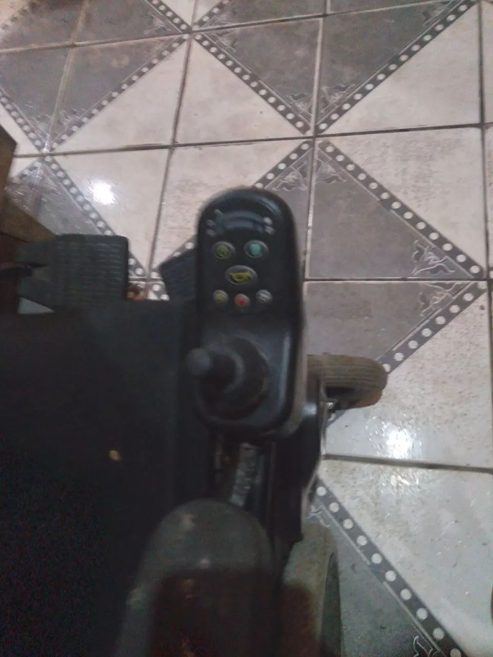 Cadeira de rodas motorizada - Foto 4