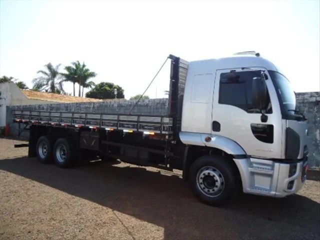 ford cargo 2428 carroceria - Foto 2