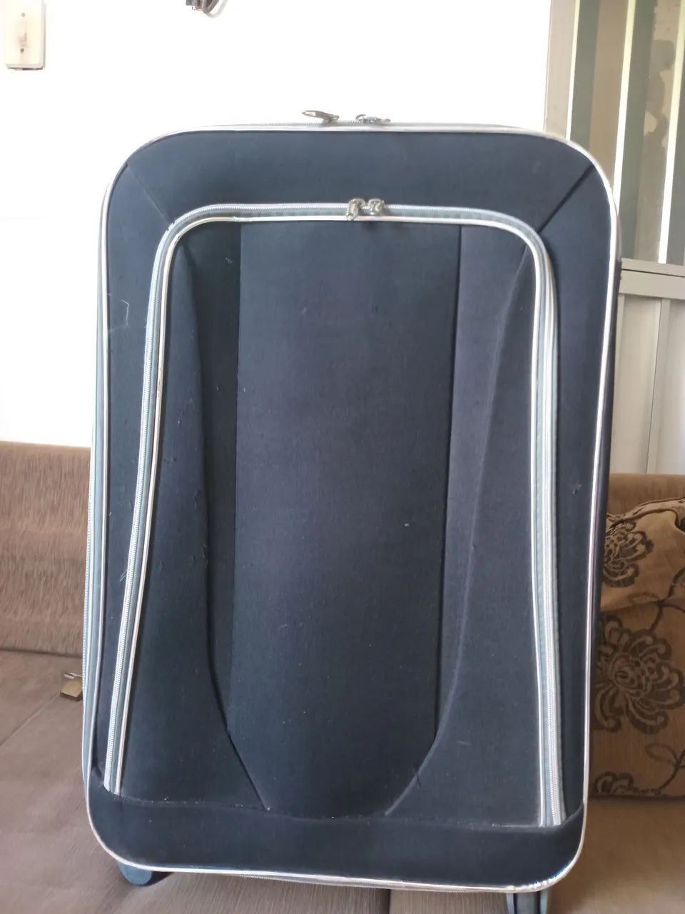 Mala de viagem preta com rodinhas - Foto 6