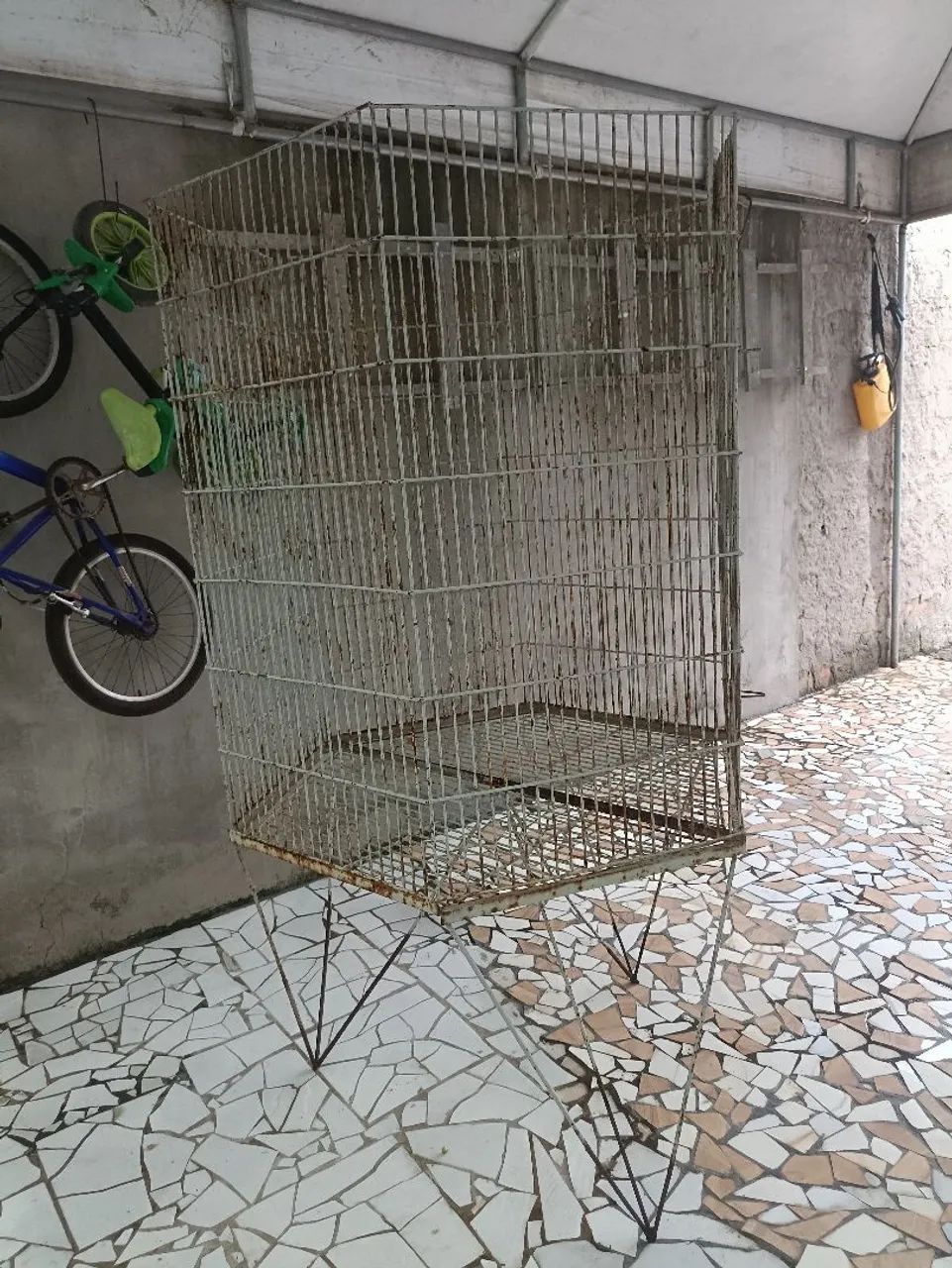 Gaiola para pássaros grande.64310337030017121