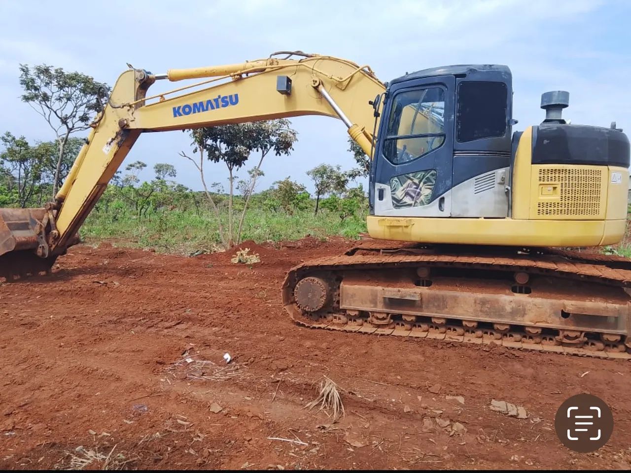 ESCAVADEIRA KOMATSU PC 228 LLC