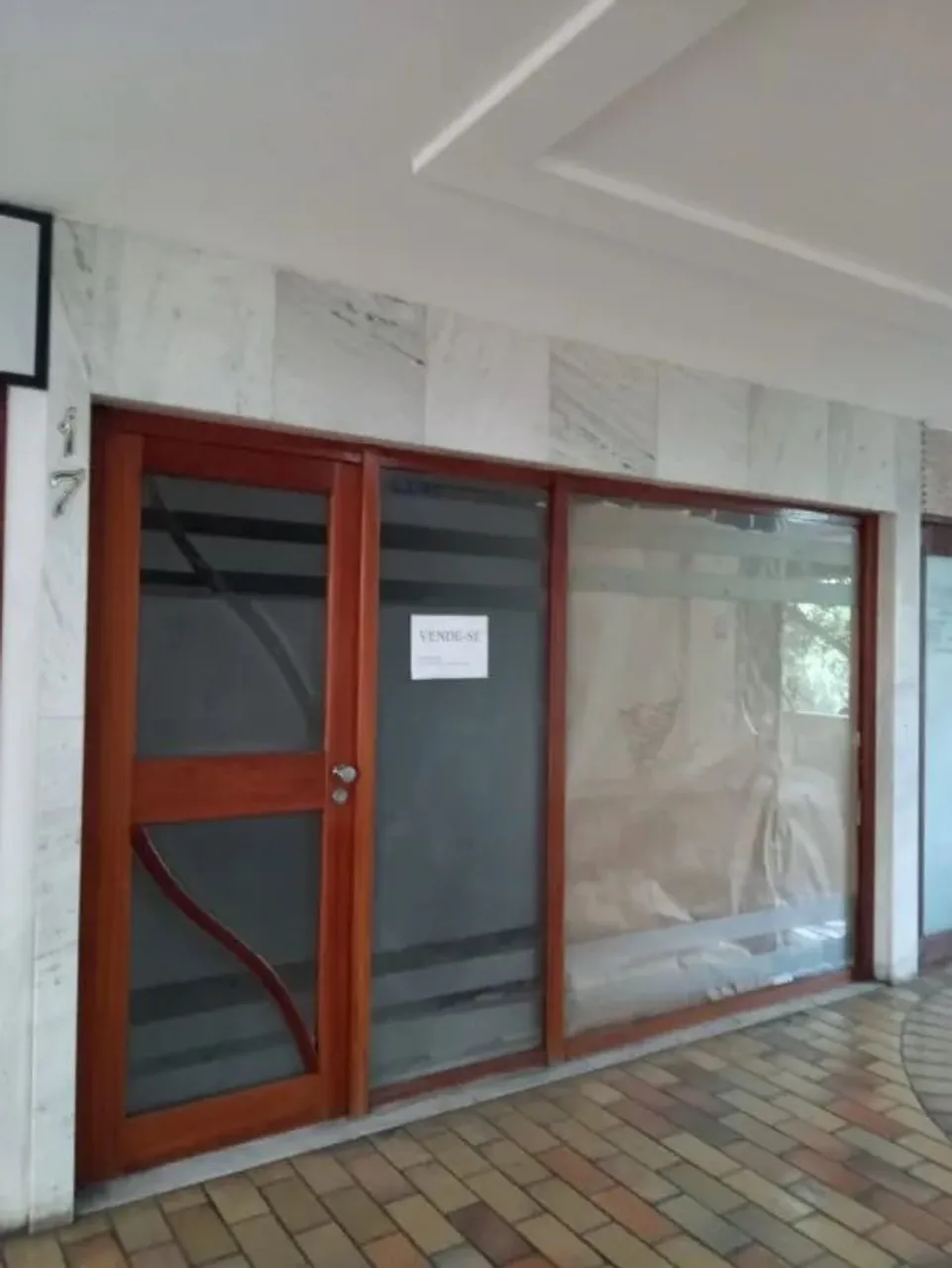 Sala com 42,63m²ampla na praia do canto