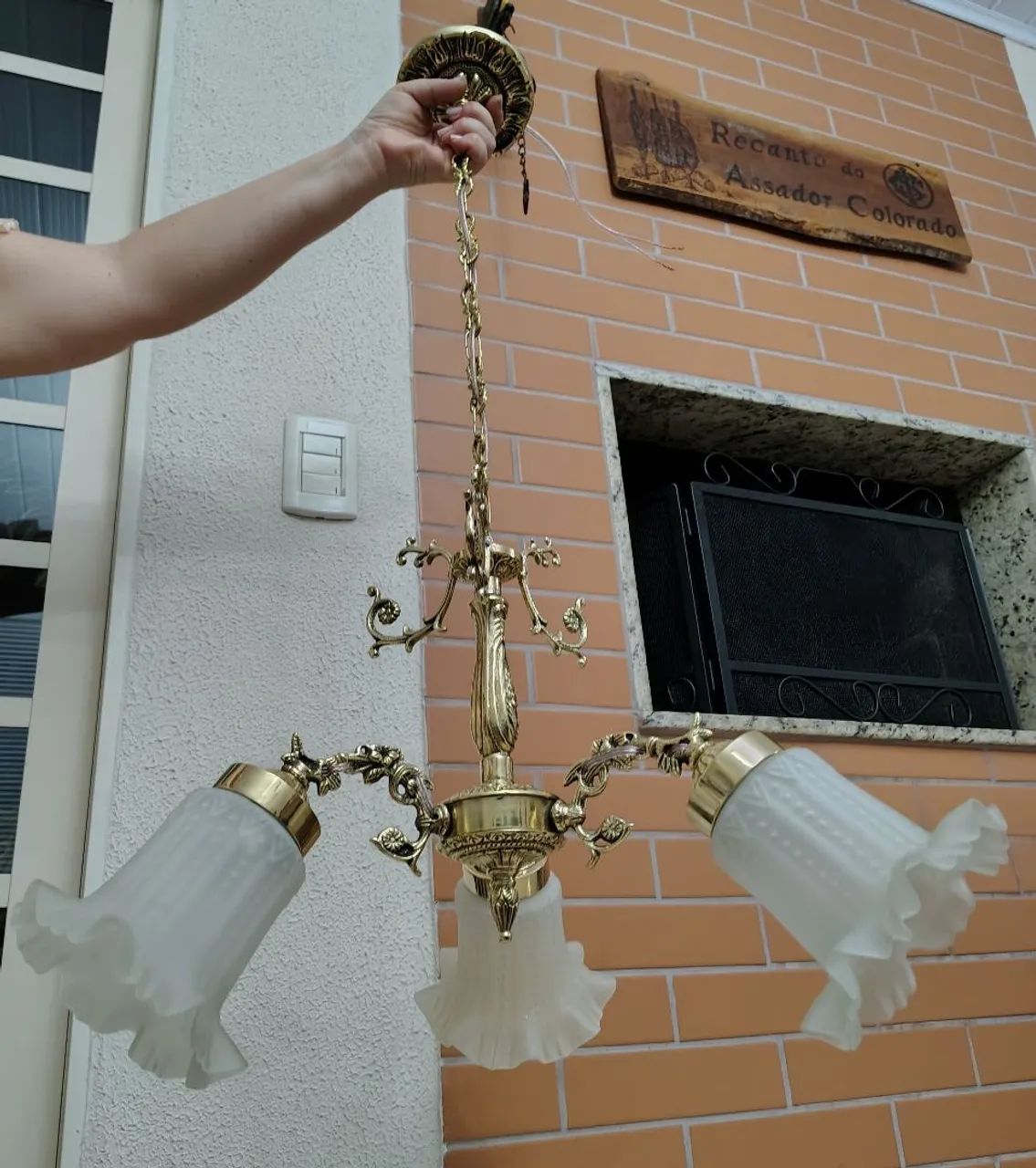 Dois lustres iguais em bronze maciço para três lâmpadas - Foto 3