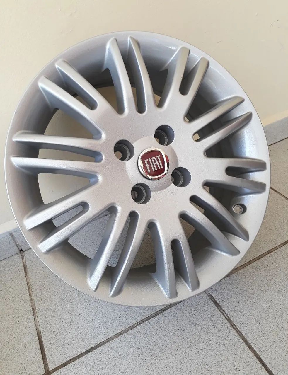 Jogo de rodas aro 15 Fiat original  - Foto 3