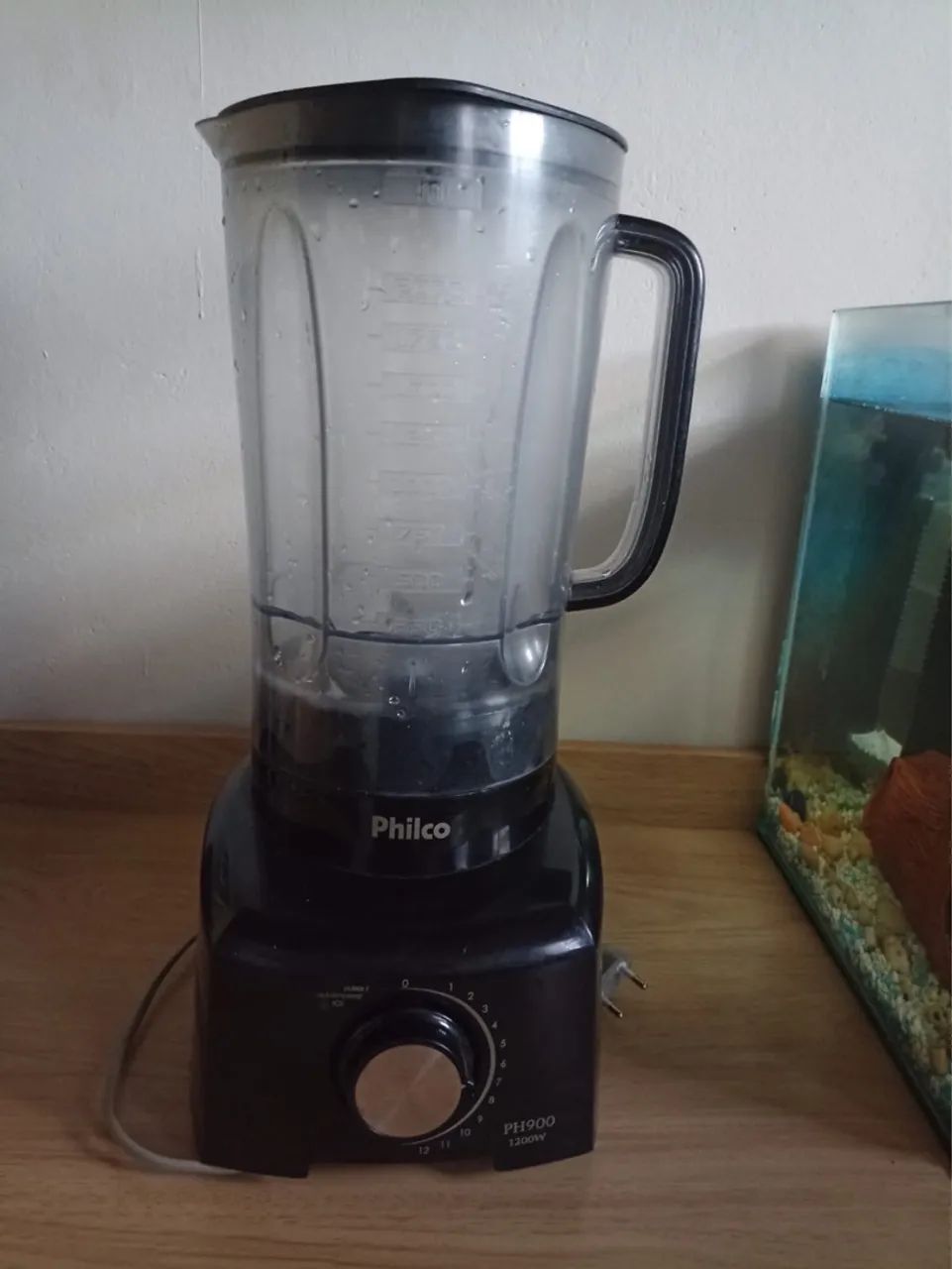 Liquidificador Philco PH900 1200W e Liquidificador Liquidificador Mondial L99-FR Turbo 