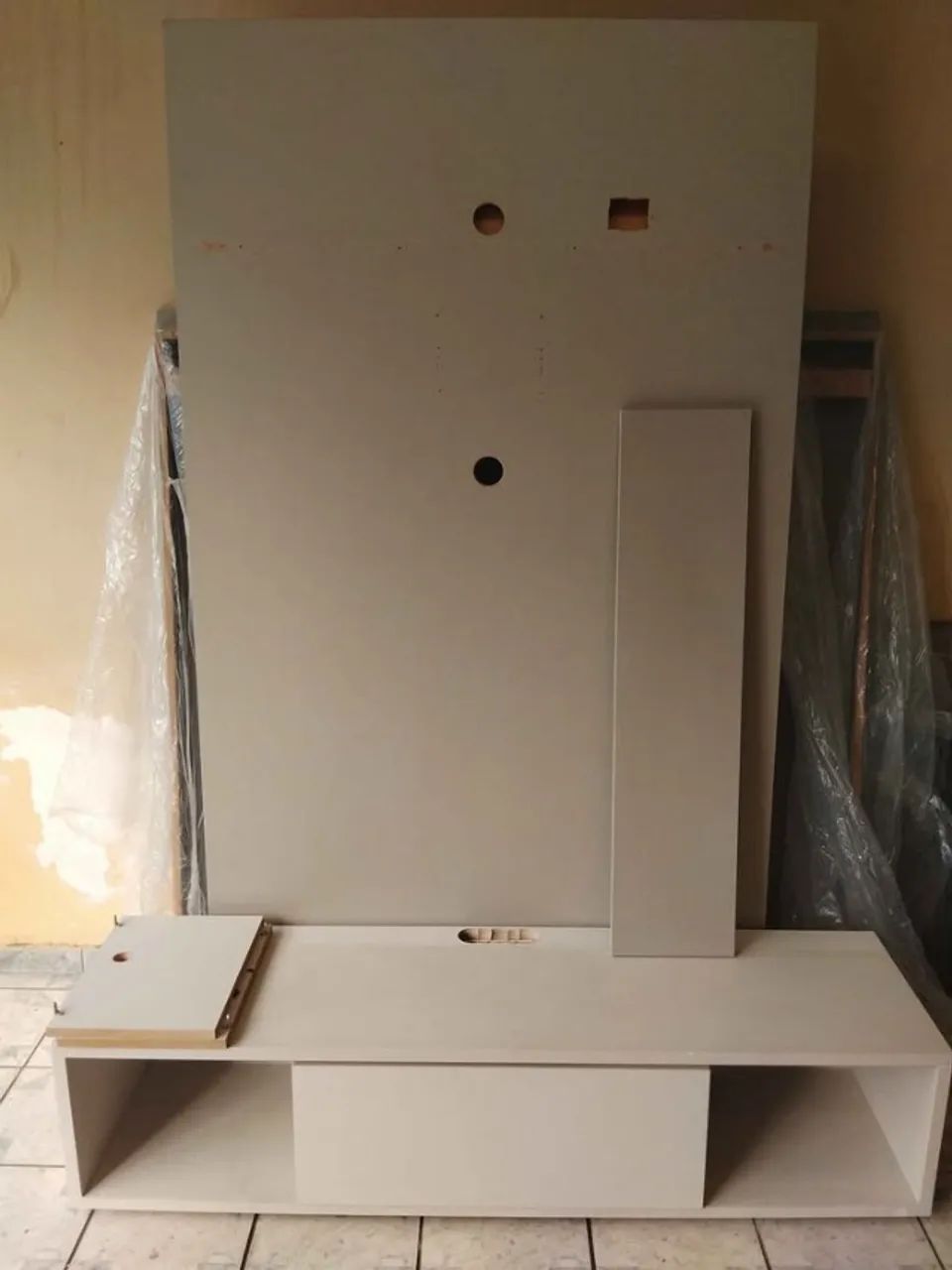 Painel de TV MDF, com rack, 1 gaveta, prateleira, 1,20 x 2,15 m, cinza claro - Foto 3