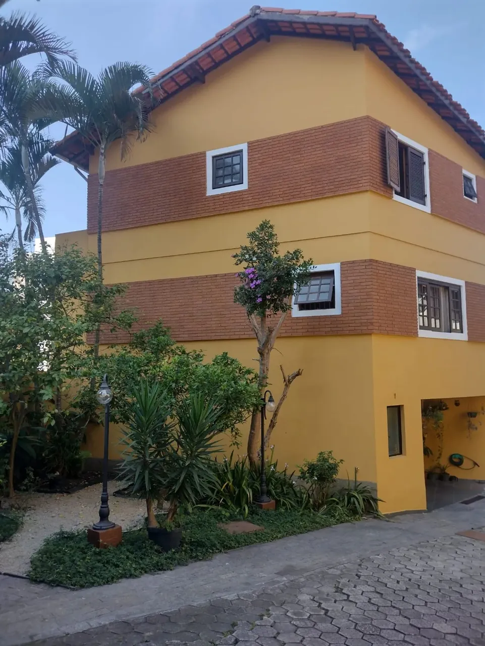 Sobrado em condomínio fechado