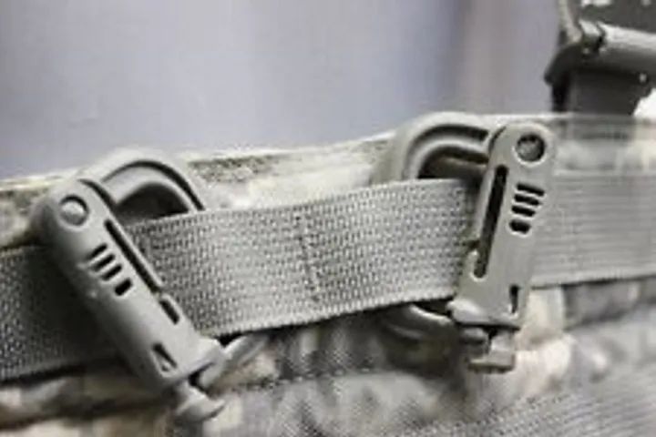 Mosquetão Polímero Modelo Grimlock Cinza Foliage Green - Foto 4