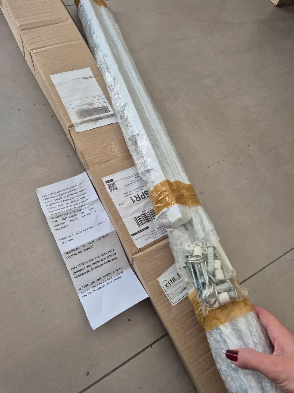 Varal de teto retrátil para roupas64310339114626124