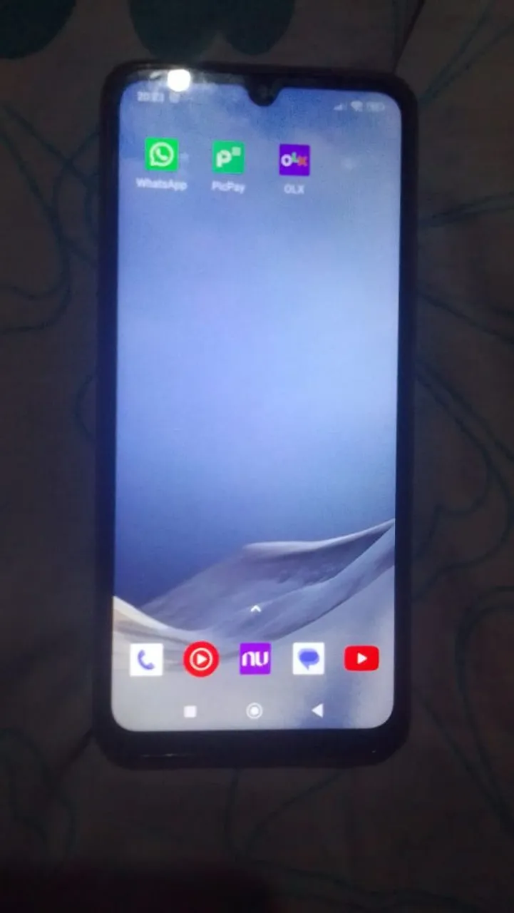 vendo celular vendo celular semi-novo seis meses de uso