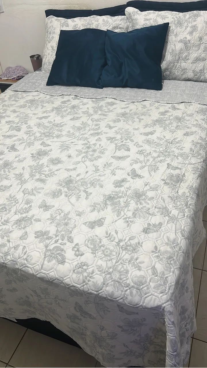 Cama de casal com box e colchão 