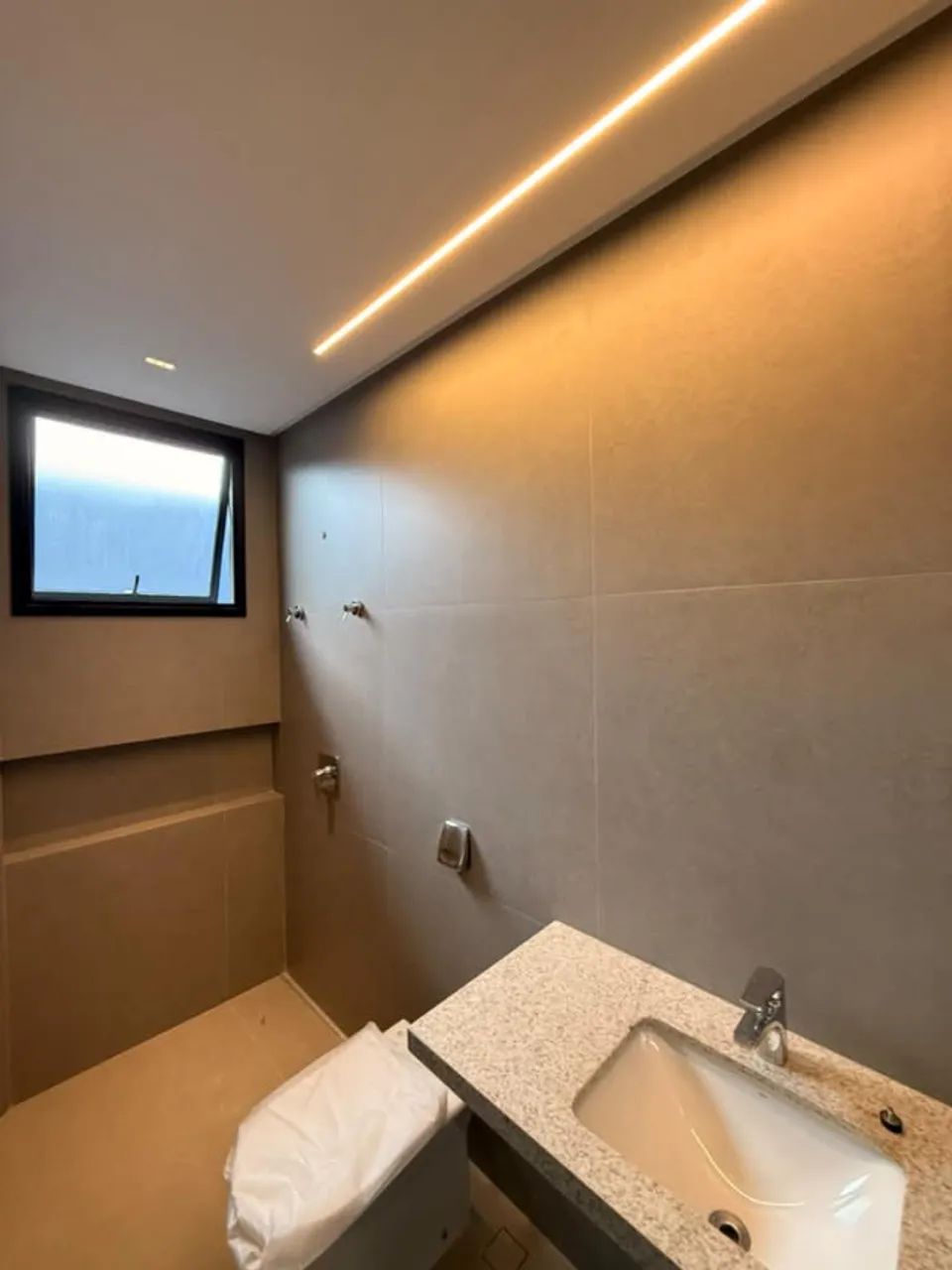 Casa Térrea Sofisticada, 4 SUITES NO JARDINS ATENAS. - Foto 4