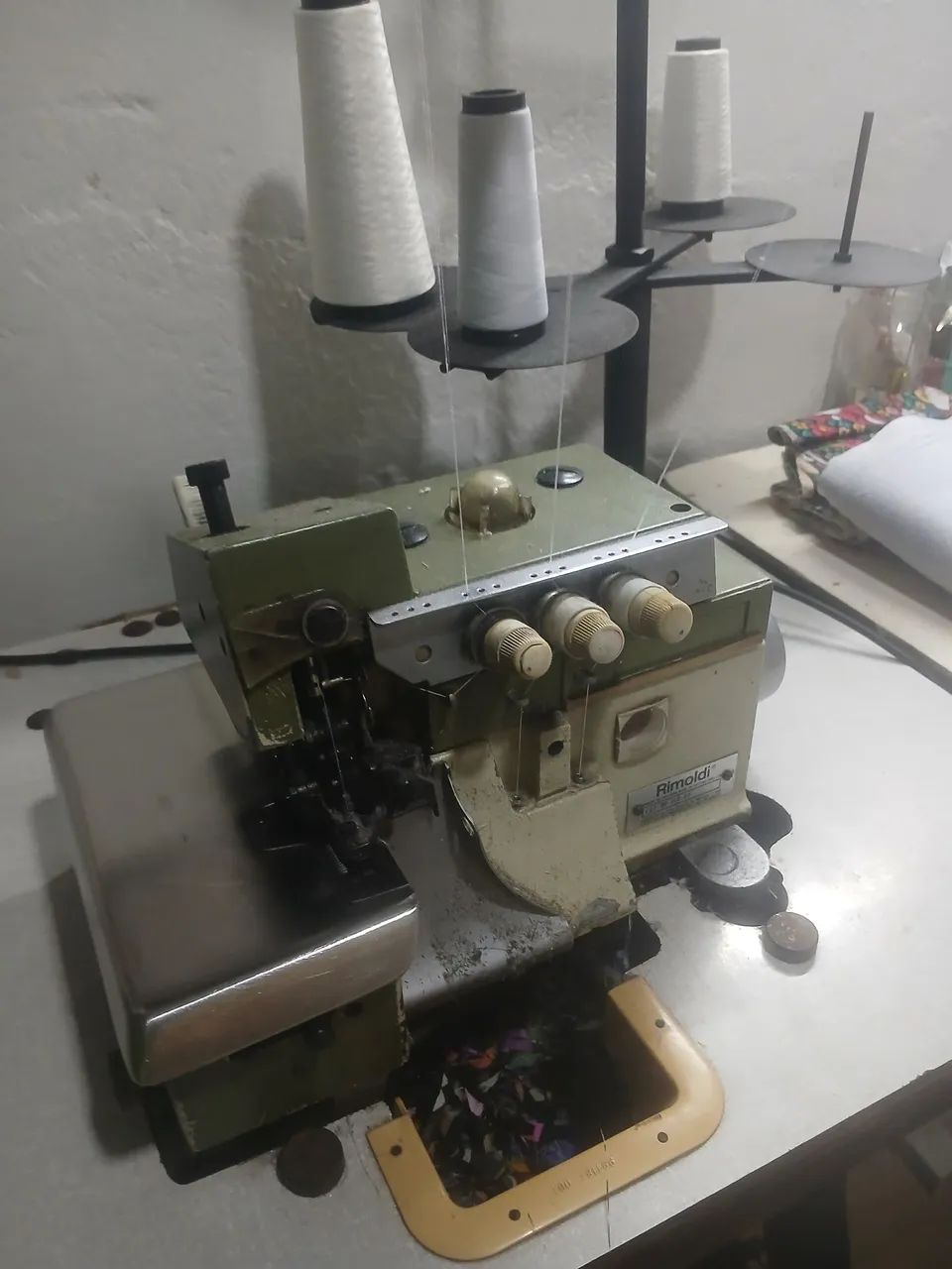Maquina overloque industrial 