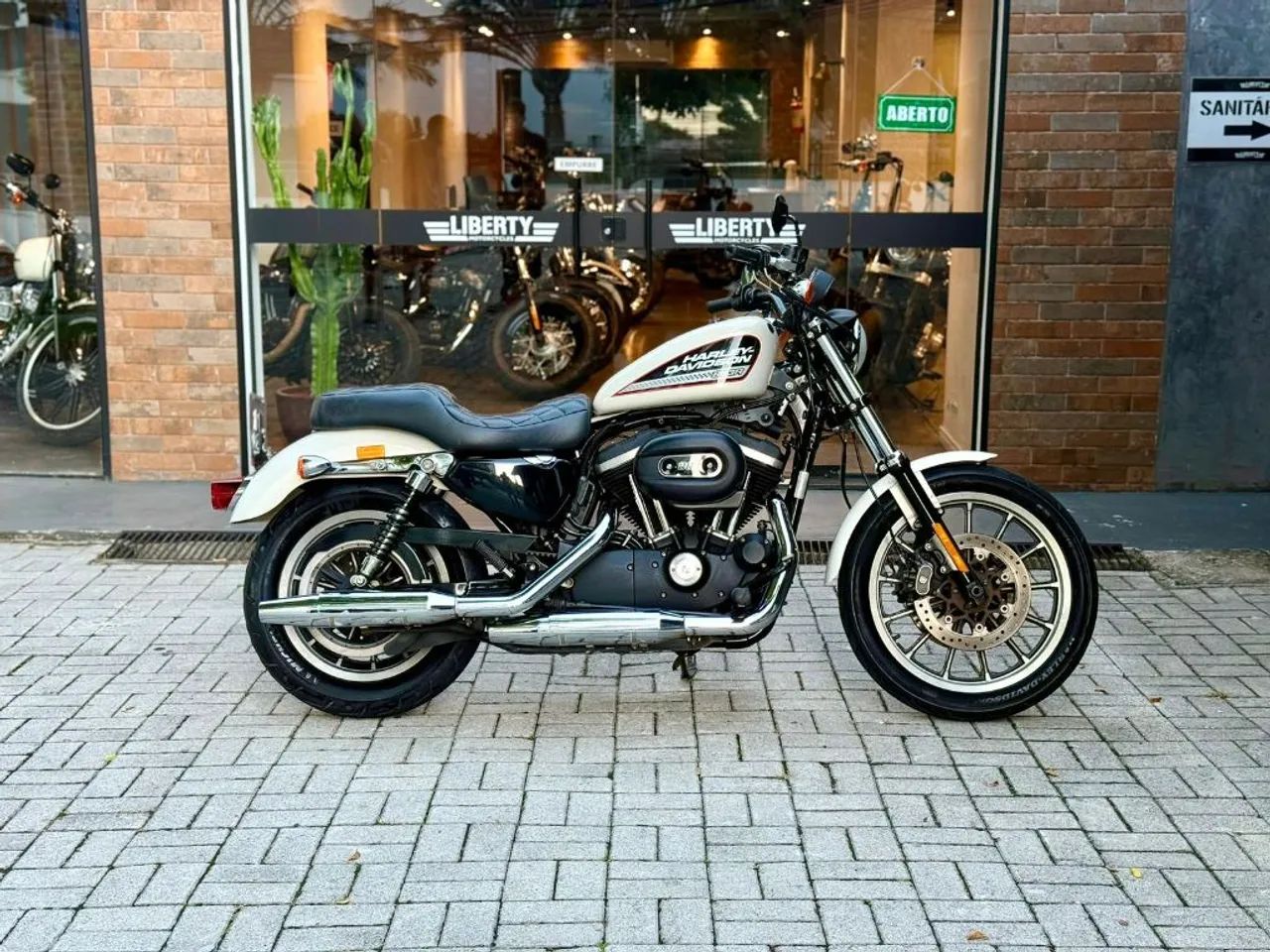 【中古】 小企業と大企業 Harley-Davidson 883 R 2014 - 1494297862 | OLX
