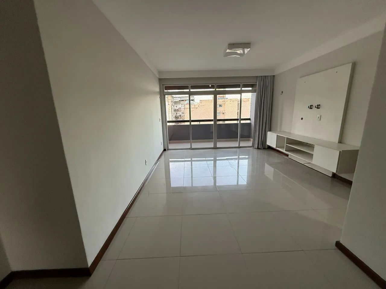 OPORTUNIDADE NO CENTRO DA CIDADE - APARTAMENTO AMPLO E MODERNO
