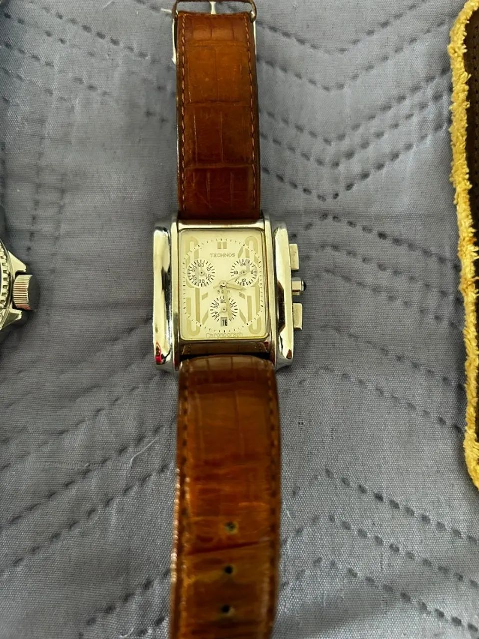 Relógio de pulso Technos pulseira de couro