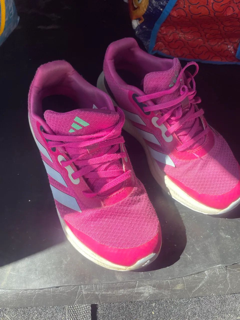Tênis adidas TAM 33 usado  - Foto 3