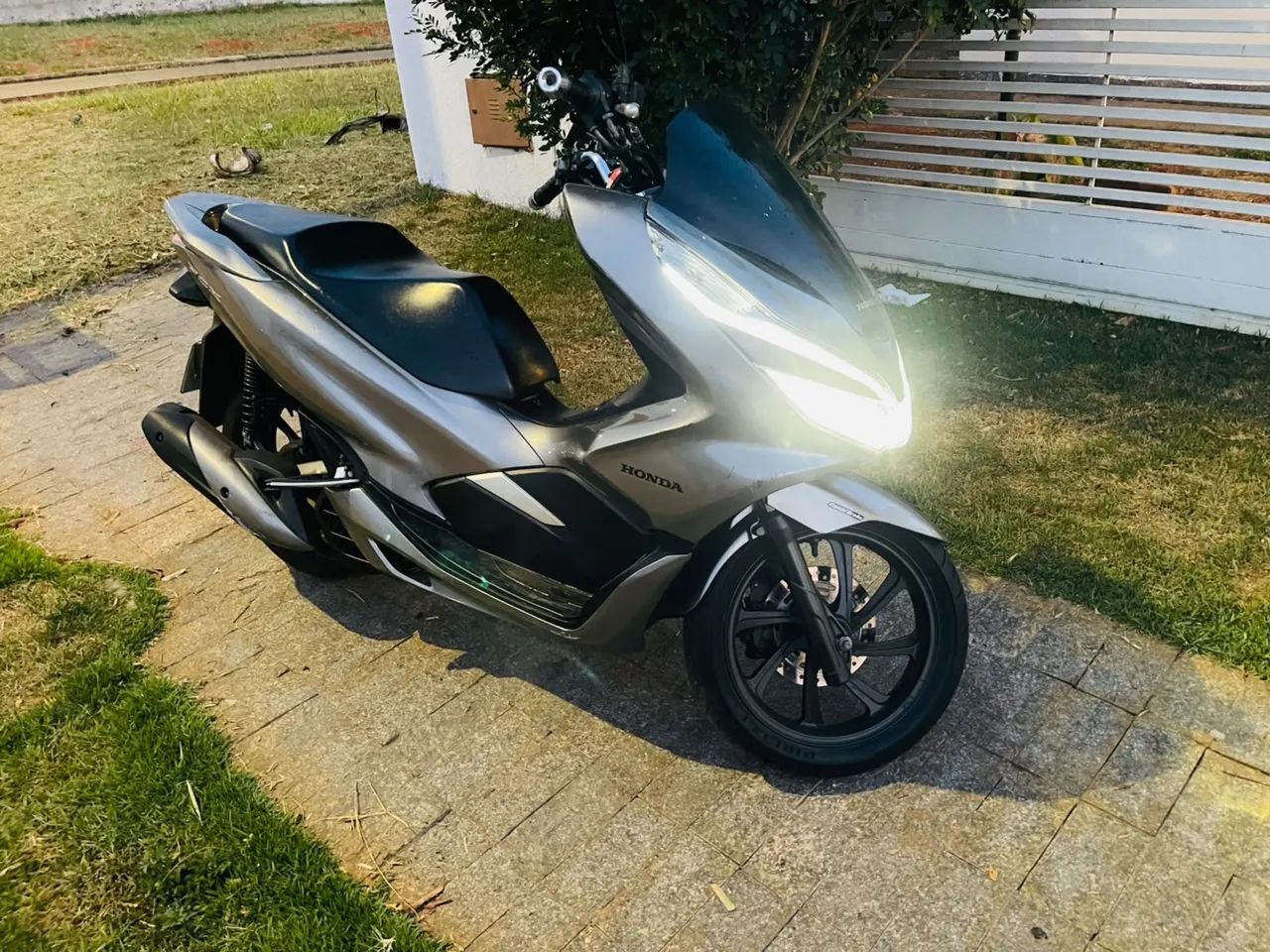 PCX zerada moto de garagem  - Foto 4
